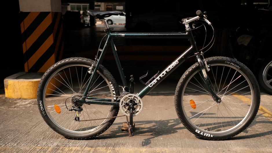 Dark green 1993 Cannondale M700 mountain bike